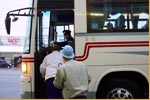 闘牛大会無料送迎バスの写真