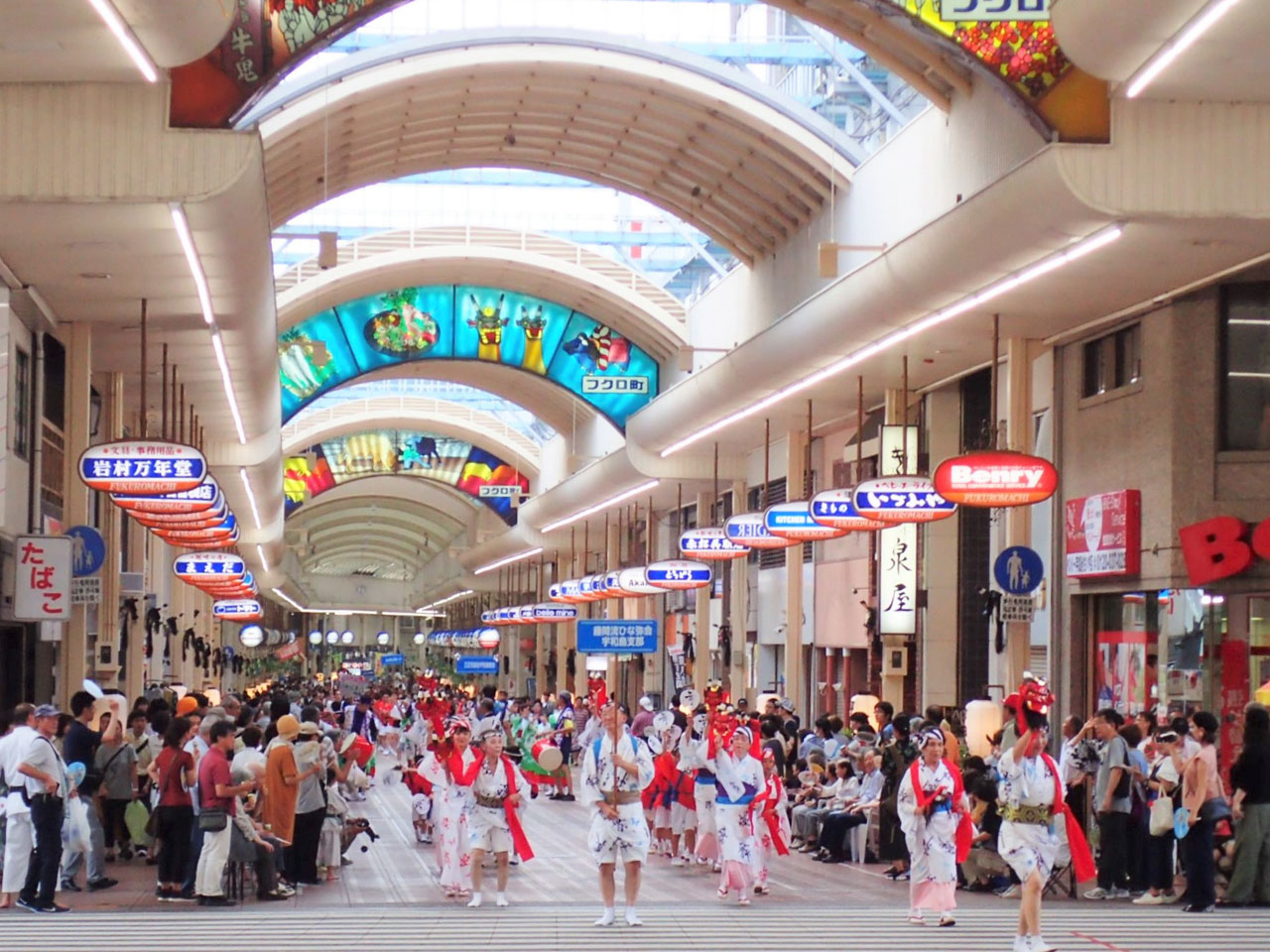 宇和島おどり大会の写真