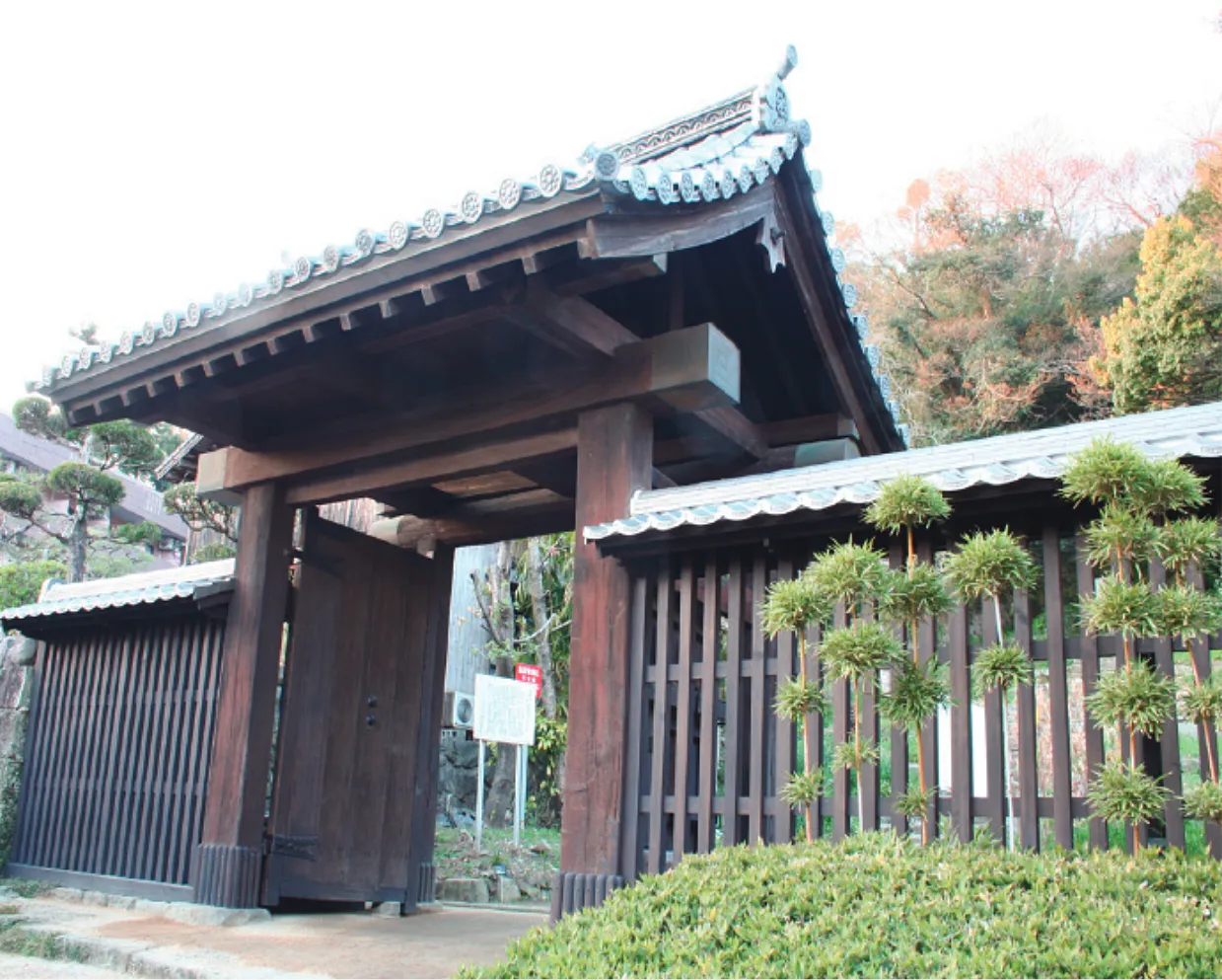 上り立ち門